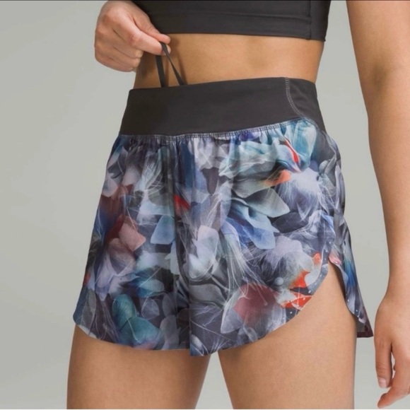 Lululemon Fast and Free Reflective HR Short 3" in Luminescent Floral Multi - Picture 1 of 7